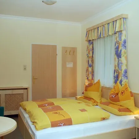 Gaestehaus Golker Pensjonat 2*